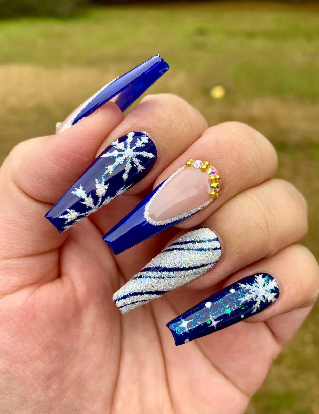 Extra Long Coffin Blue Glitter Snowflake Nails Extra Long Coffin Blue Glitter Snowflake Nails — Blue Christmas Nails