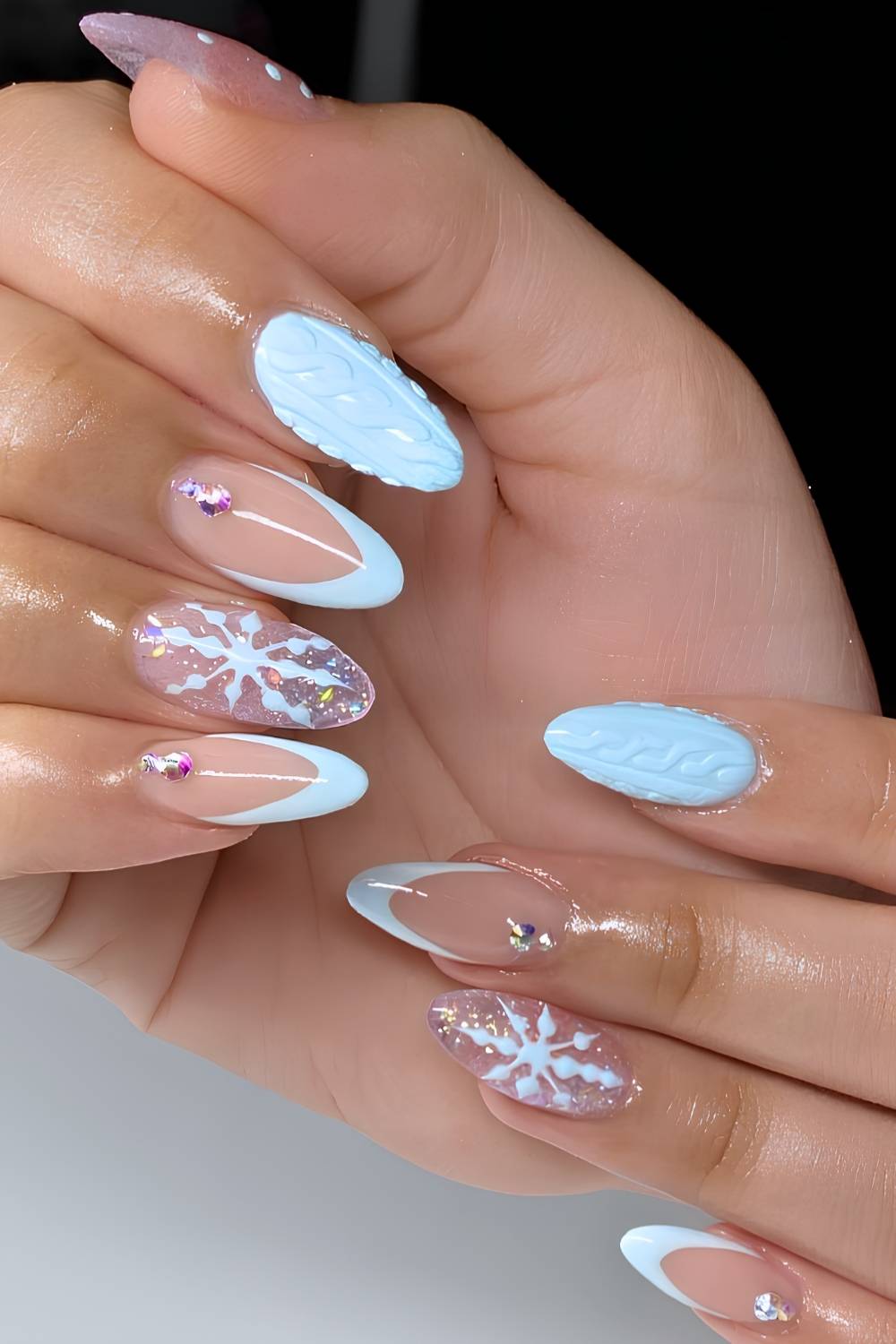 Medium Almond Blue Cable Knit Snowflake Nails Medium Almond Blue Cable Knit Snowflake Nails — Blue Christmas Nails