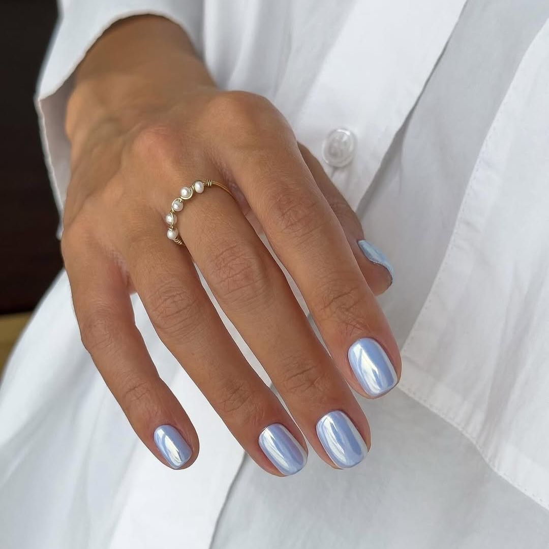 Light Blue Pearlescent Chrome Short Almond Nails Light Blue Pearlescent Chrome Short Almond Nails — Blue Nails
