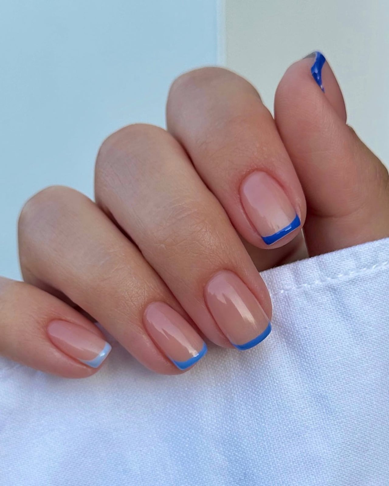 Short Square Nude Base with Thin Vibrant Blue Line Short Square Nude Base with Thin Vibrant Blue Line — Blue Nails