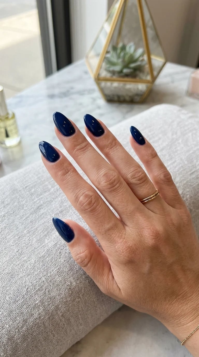 Deep Navy Blue Glossy Short Oval Nails Deep Navy Blue Glossy Short Oval Nails — Blue Nails