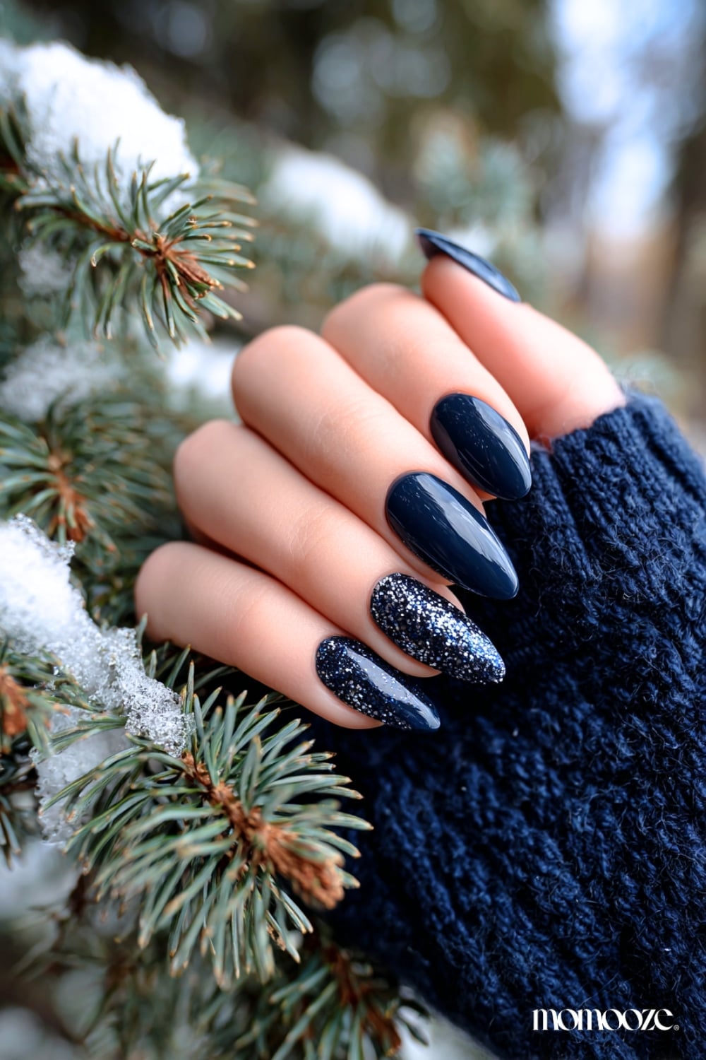 Medium Almond Navy Blue Glitter Accent Nails Medium Almond Navy Blue Glitter Accent Nails — Blue Winter Nails
