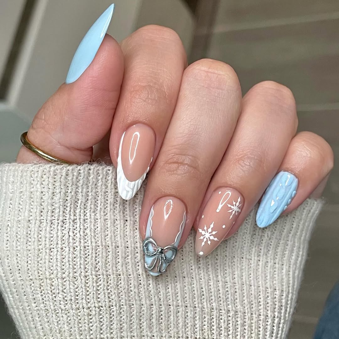 Medium Almond Blue Cable Knit French Bow Nails Medium Almond Blue Cable Knit French Bow Nails — Blue Winter Nails