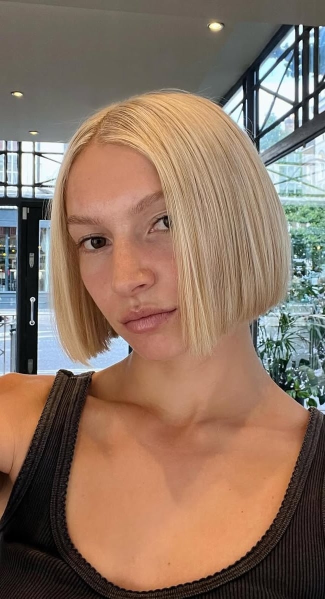 Ash Blonde Blunt Bob With Full Fringe — Bob for Fine Hair