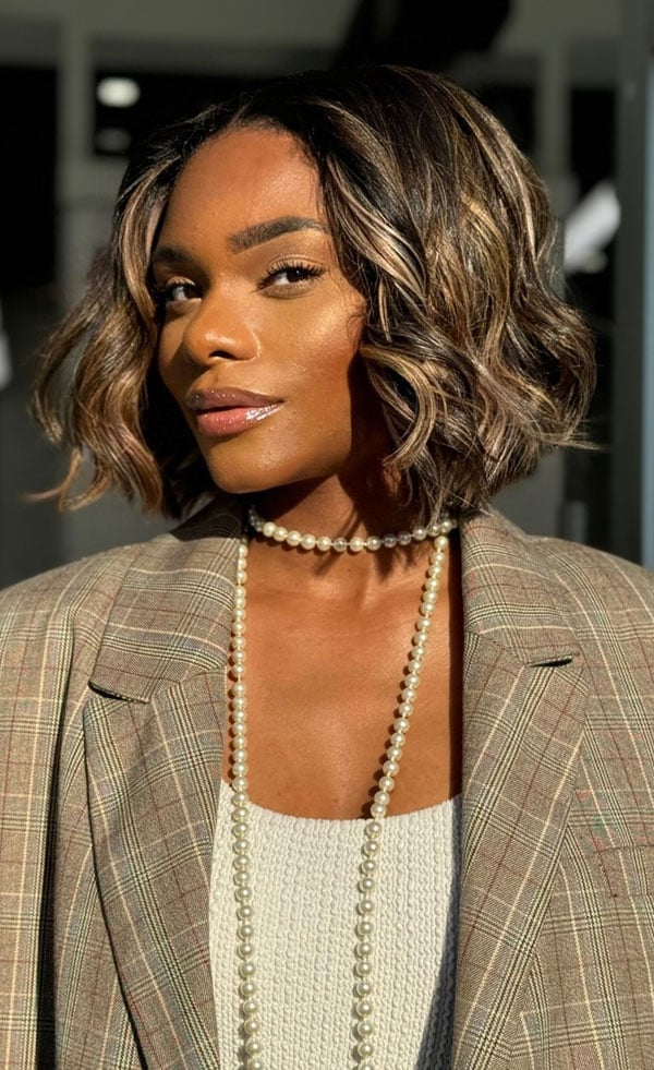 Collarbone Wavy Bob With Dimensional Highlights — Bob Hairstyles