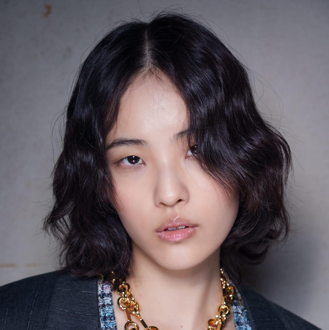 Collarbone Bob With Natural Waves and Subtle Highlights, Wavy — Bob Hairstyles