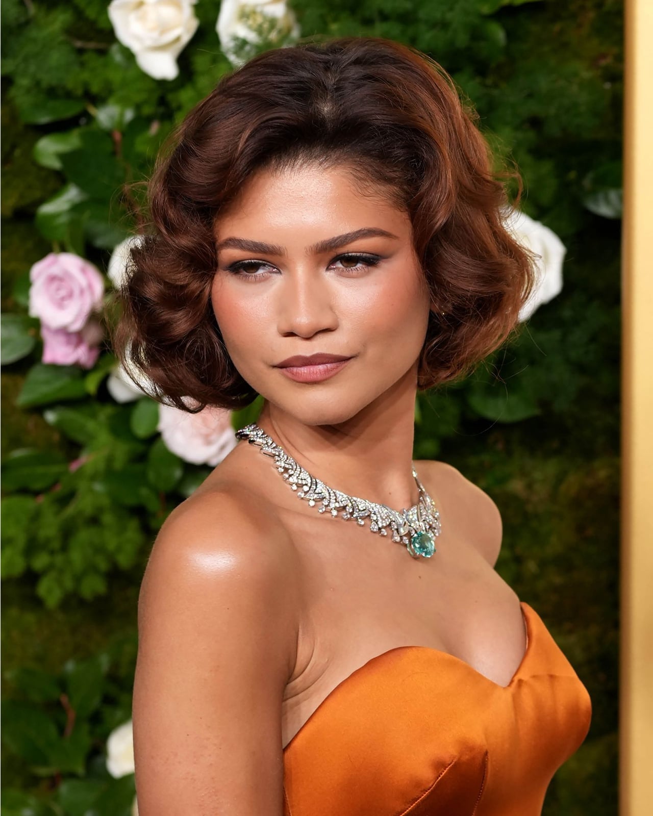 Voluminous Wavy Bob With Side Part — Bob with Curls