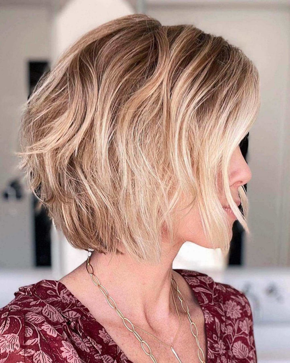 Chin Length Layered Bob Blonde With Highlights, Creating A Bright — Bob with Highlights