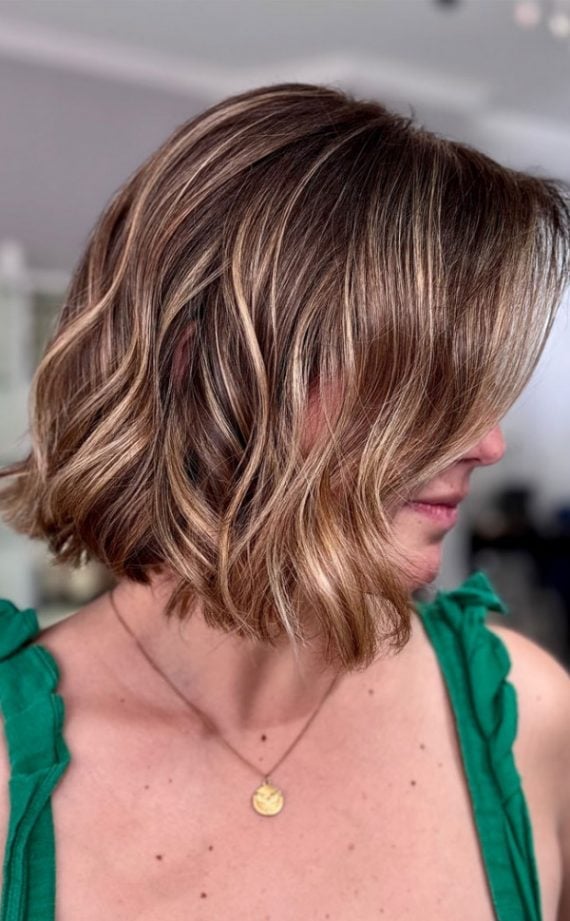 Collarbone Wavy Bob With Natural Blonde Highlights, Side — Bob with Highlights