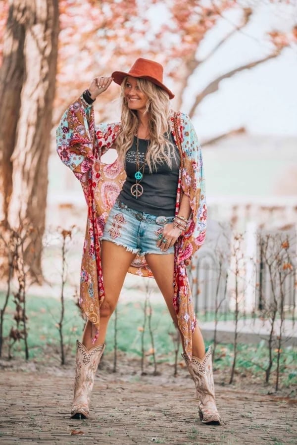 Printed Kimono Over Tank Top and Denim Shorts — Boho Chic Outfits