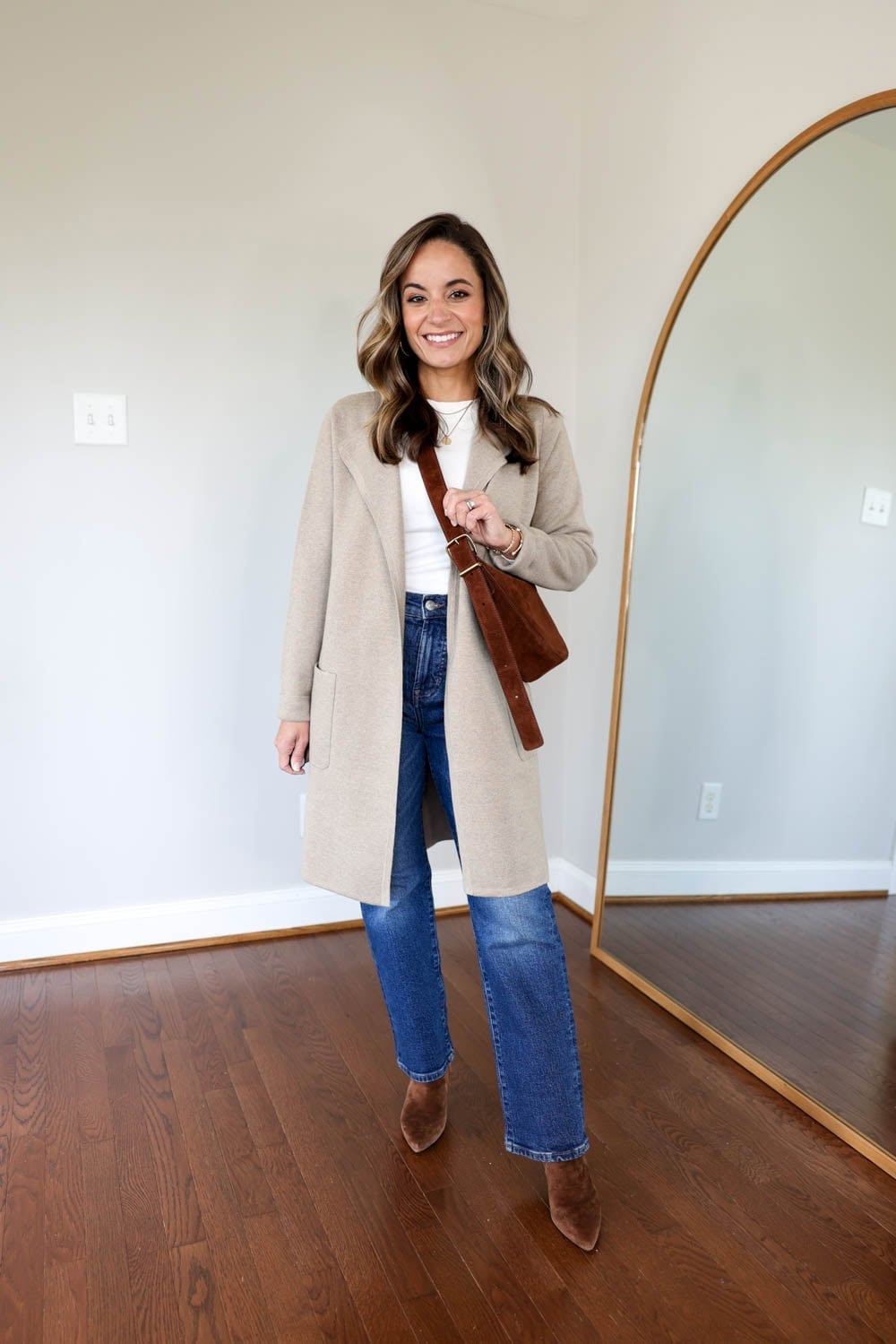 Straight Leg Jeans with Long Cardigan and Pointed Boots — Boots Outfit Jeans
