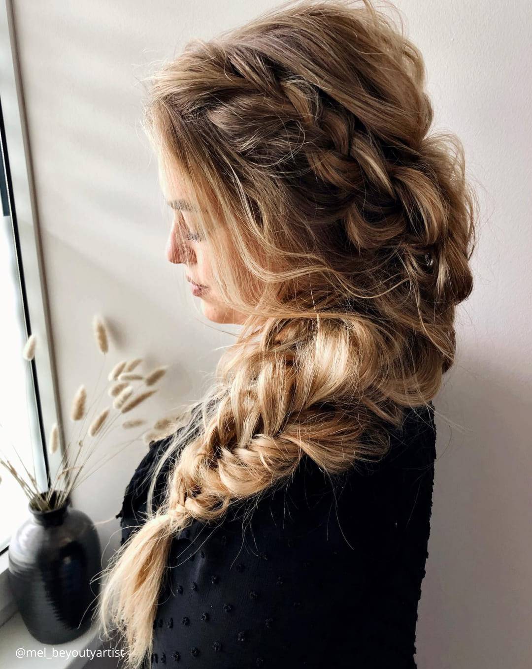 Mid-Back Blonde Chunky Side Braid, Layers Mid-Back Blonde Chunky Side Braid, Layers — Braids to the Side