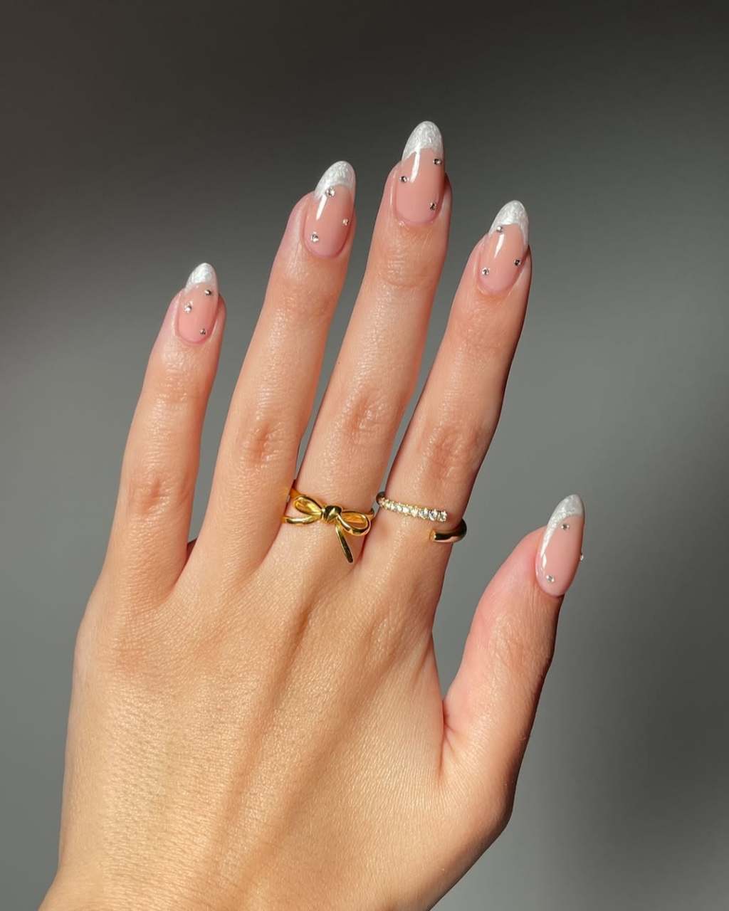 Rhinestone Scattered Sheer Pink Nude Long Almond Nails, миндаль — Bridal Nails