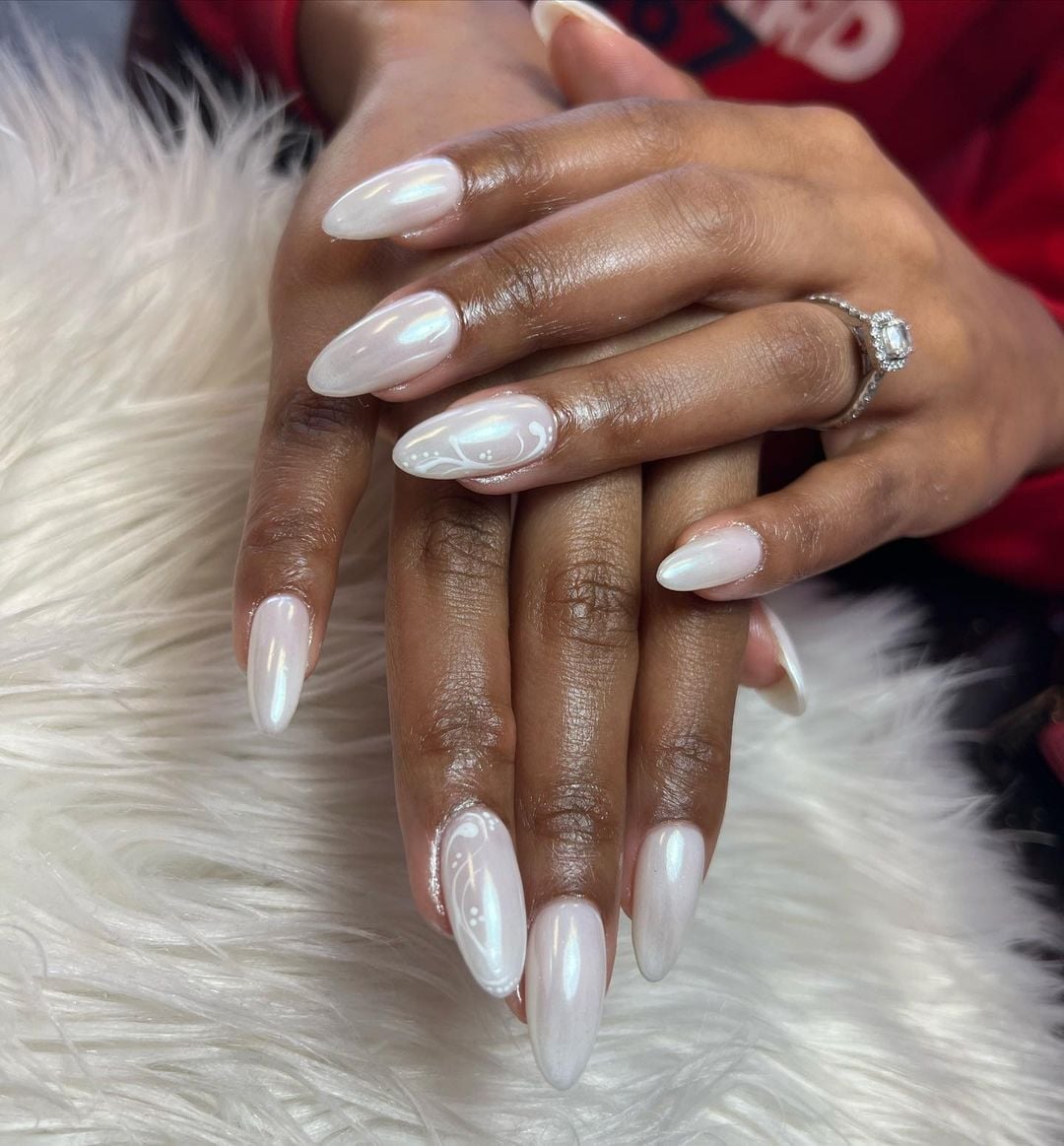 Pearlescent Swirl Art Pearl Accent Medium Oval Nails — Bridal Nails