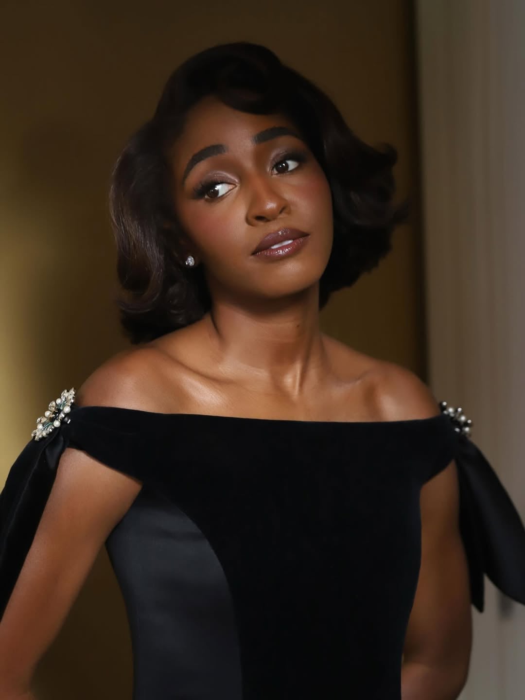 Classic Chin-Length Bob With Blunt Bangs Classic Chin-Length Bob With Blunt Bangs — Bridesmaid Hair