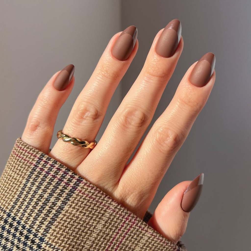 Nude Almond Nails with Brown Swirls and Glitter Nude Almond Nails with Brown Swirls and Glitter — Brown Almond Nails