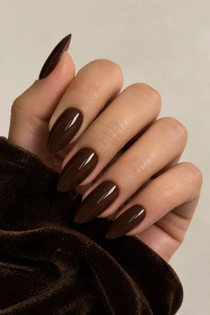 Glossy Dark Chocolate Almond Nails Glossy Dark Chocolate Almond Nails — Brown Almond Nails