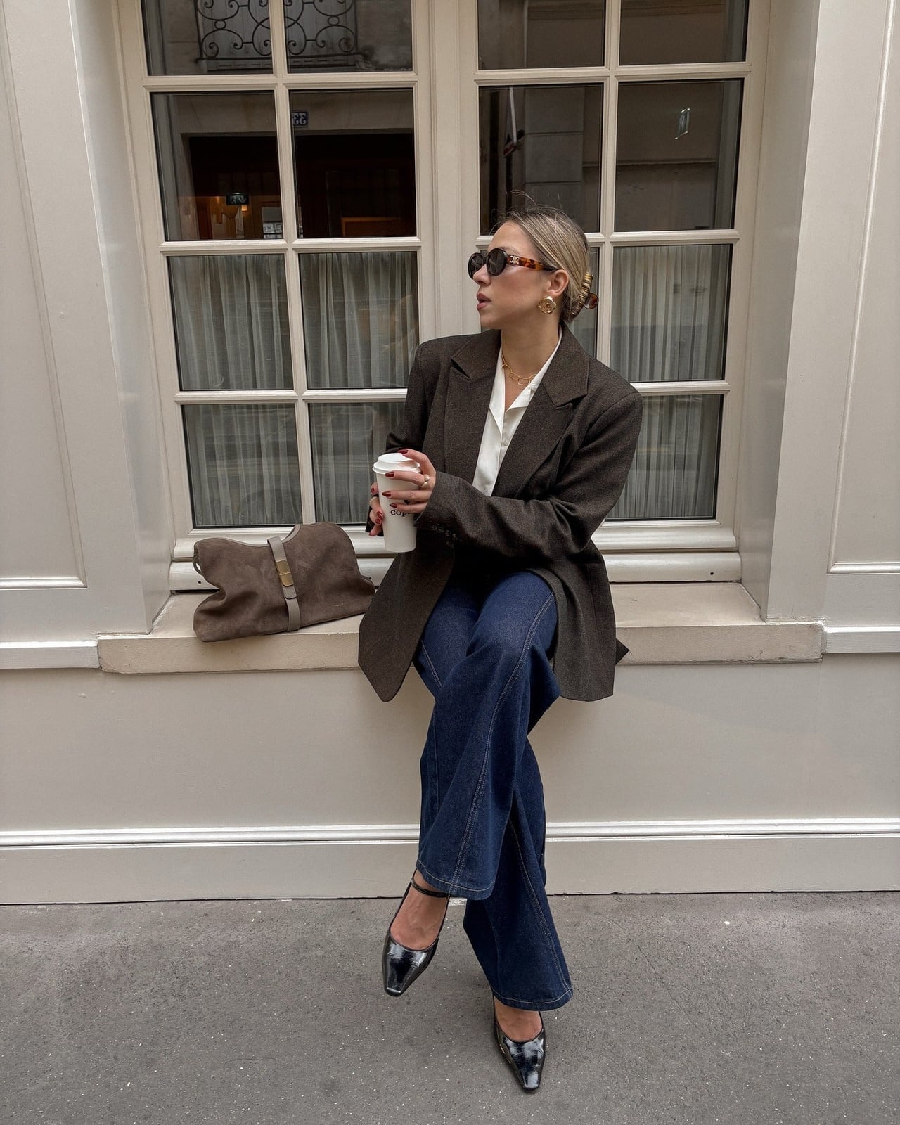 Oversized Dark Brown Blazer with White Shirt and Blue Jeans — Brown Blazer Outfit