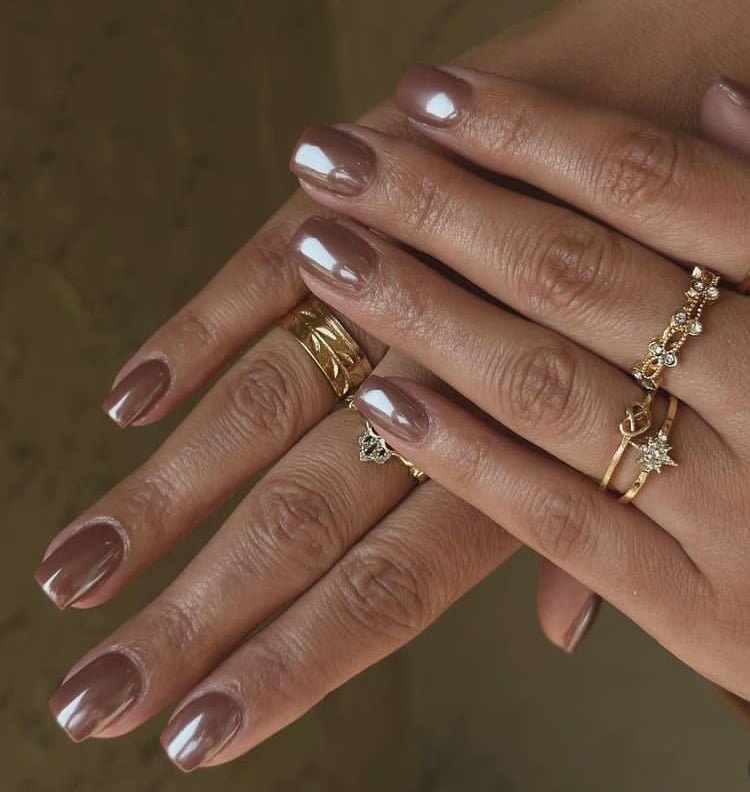 Mirror-Like Deep Brown Chrome Medium Almond Nails — Brown Chrome Nails