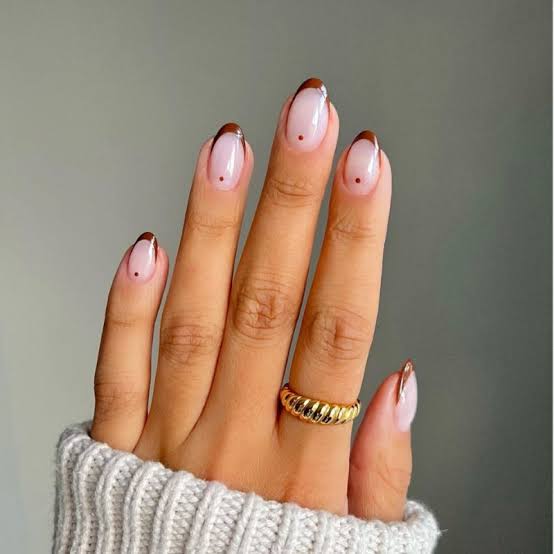 Clean Brown French Tip Short Almond Nails — Brown French Tip Nails