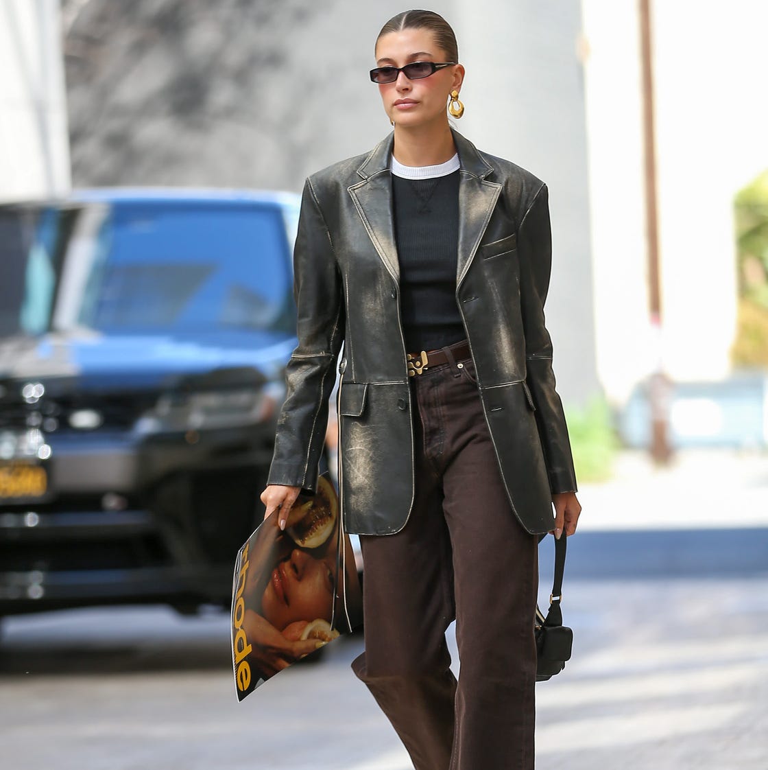 Chocolate Brown Jeans with an Oversized Black Blazer — Brown Jeans Outfits
