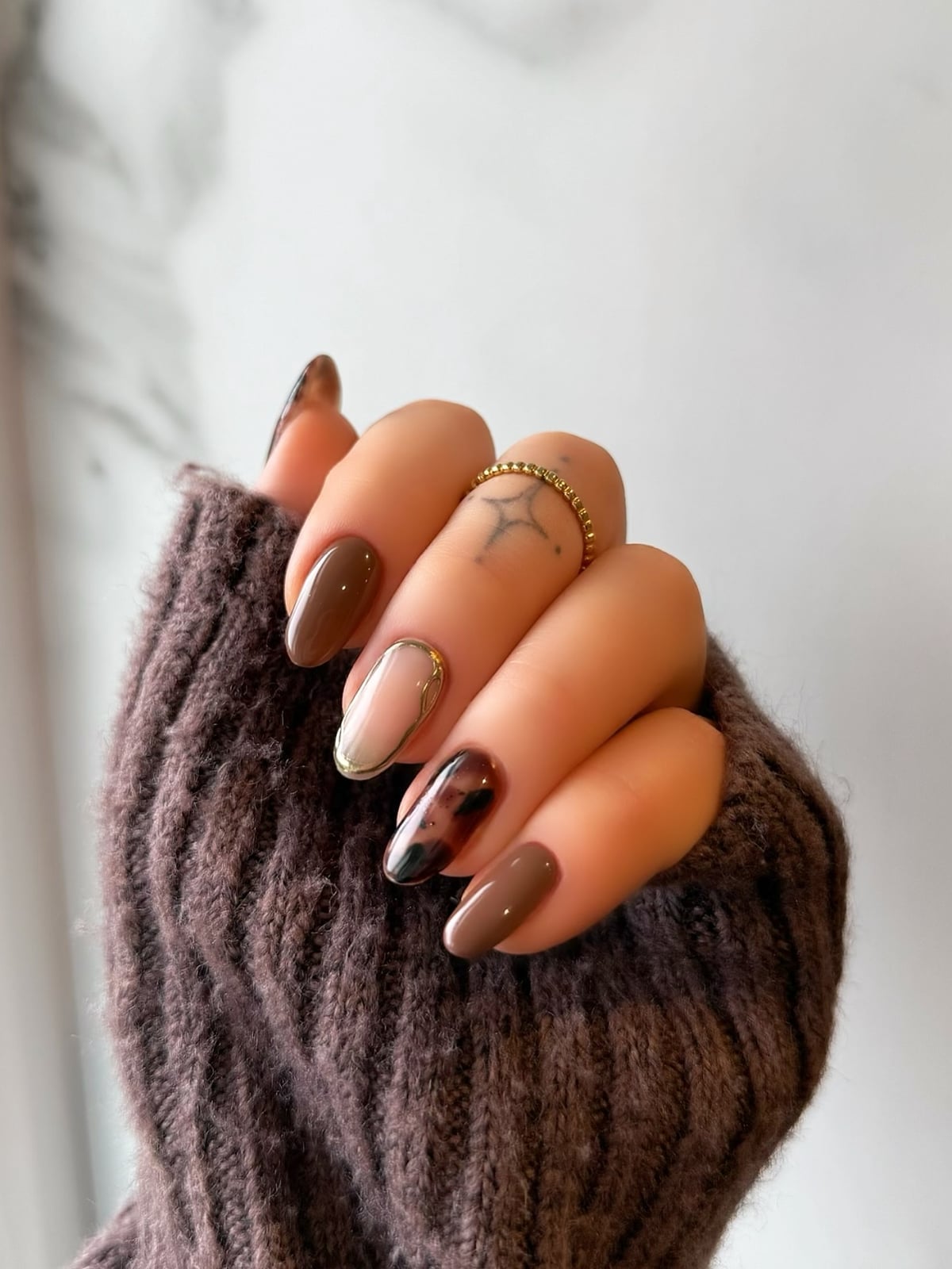 Marble Brown and Beige Oval Nails — Brown Nails