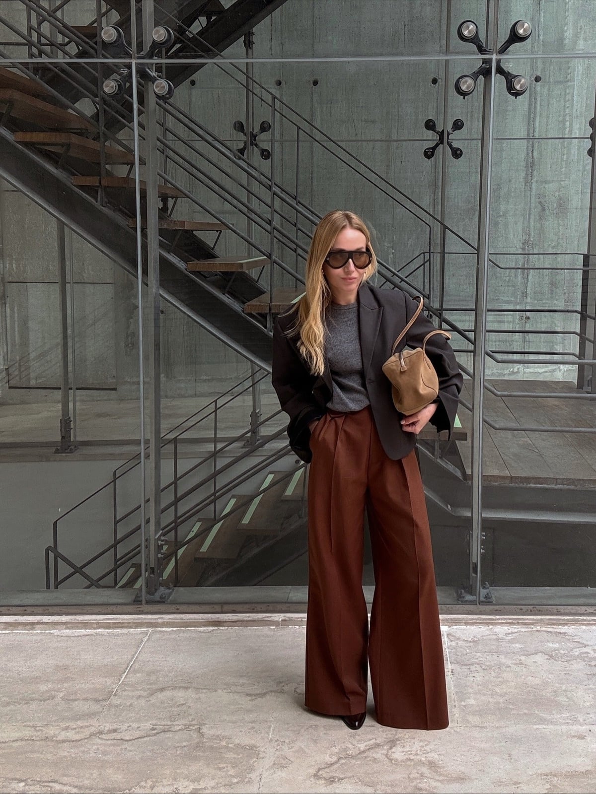 Brown Wide-Leg Trousers with a Gray Sweater and Black Blazer — Brown Pants Outfits