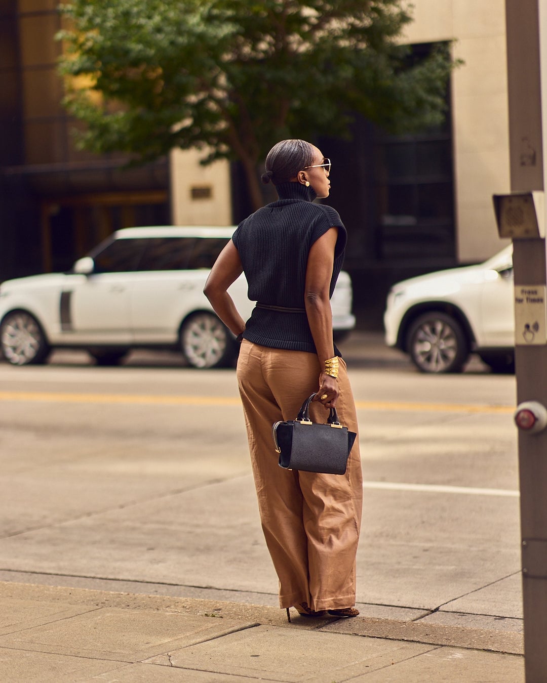 Brown Tailored Trousers with a Turtleneck Top and Fringed Scarf — Brown Pants Outfits