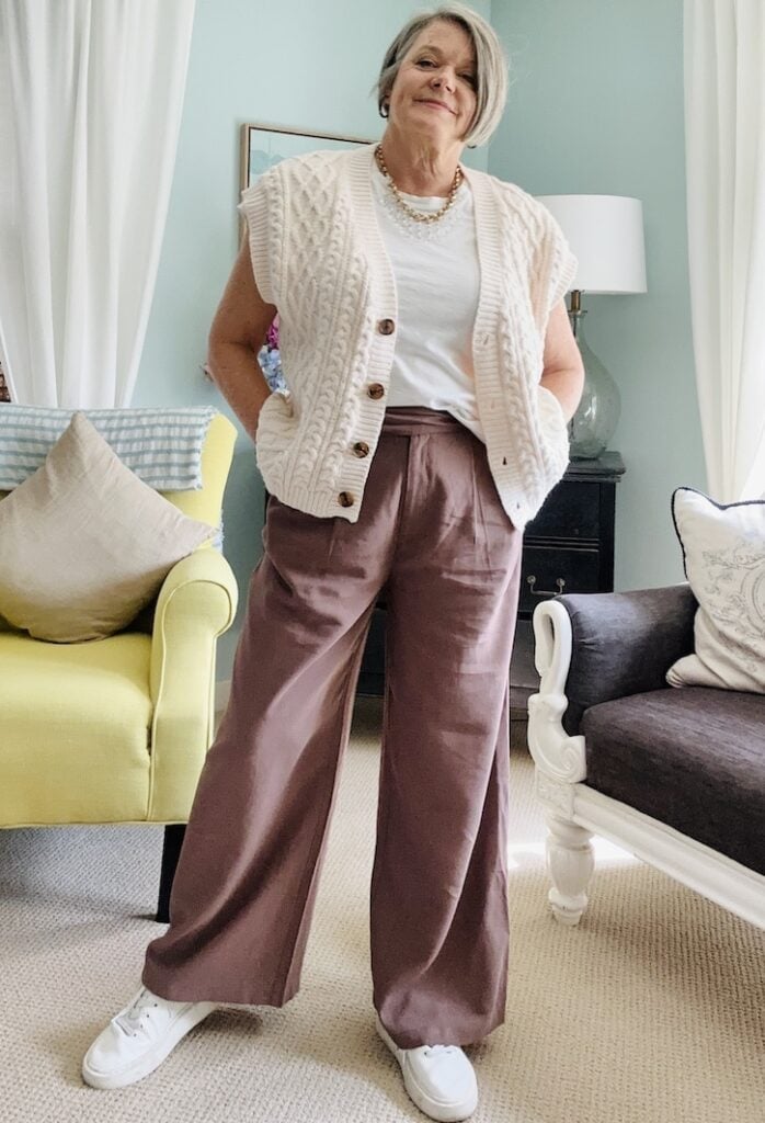 Brown Trousers with a Vest and White Sneakers — Brown Pants Outfits