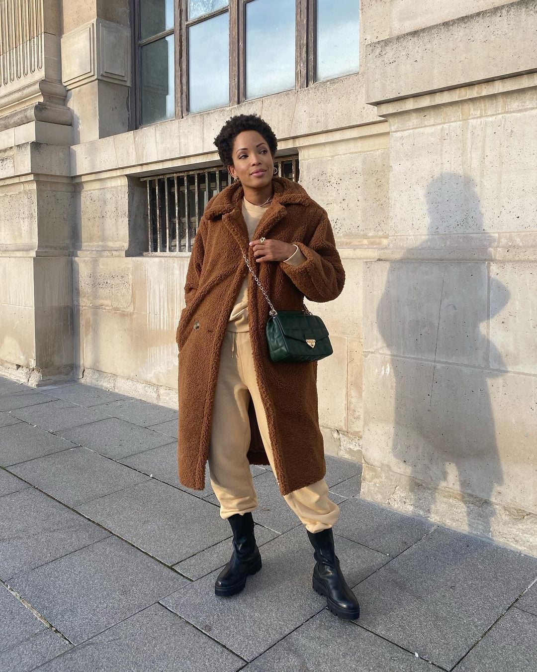 Long Teddy Coat With Brown Sweatpants Long Teddy Coat With Brown Sweatpants — Brown Sweatpants Outfit