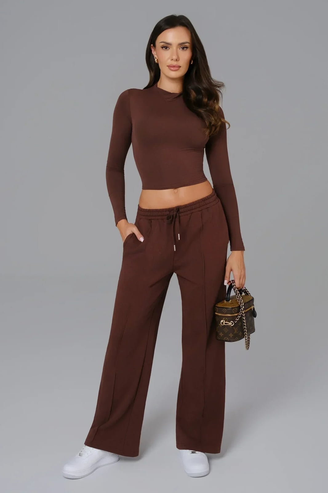 Long Sleeve Crop Top With Wide-Leg Sweatpants, Close-Up Take Long Sleeve Crop Top With Wide-Leg Sweatpants, Close-Up Take — Brown Sweatpants Outfit
