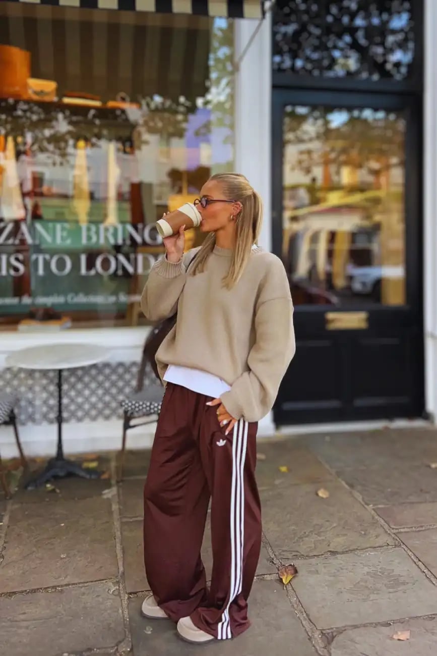 Oversized Brown Sweatpants With Adidas Stripes Oversized Brown Sweatpants With Adidas Stripes — Brown Sweatpants Outfit