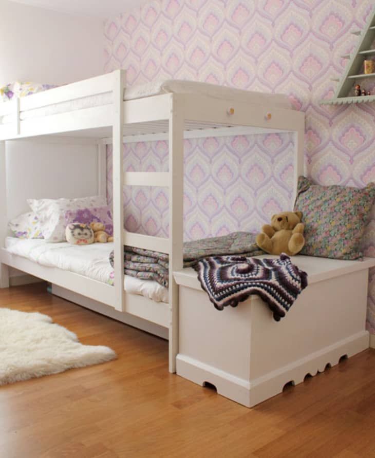 Modern White Bunk Bed with Pastel Purple Wallpaper and Storage Bench Modern White Bunk Bed with Pastel Purple Wallpaper and Storage Bench — Bunk Bed Ideas