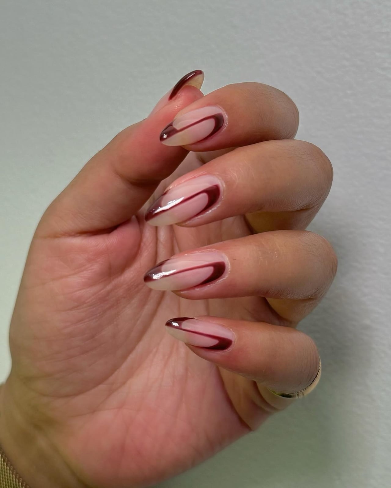 Almond Light Pink with Burgundy Line Art Almond Light Pink with Burgundy Line Art — Burgundy Chrome Nails