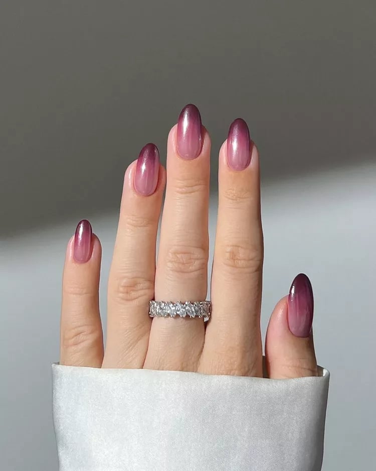 Medium Almond Jelly Ombre Medium Almond Jelly Ombre — Burgundy Chrome Nails