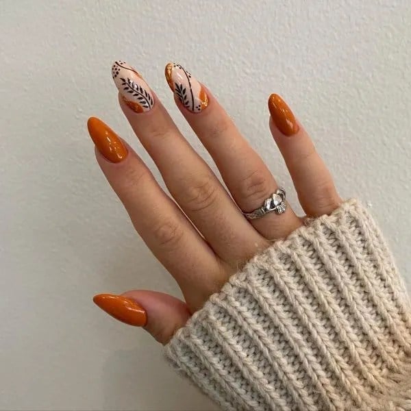 Burnt Orange with Black Line Art Accent Burnt Orange with Black Line Art Accent — Burnt Orange Nails