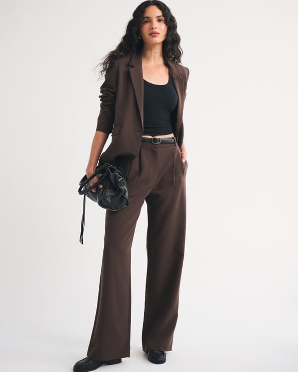 Brown Oversized Blazer with Pleated Trousers — Business Outfits