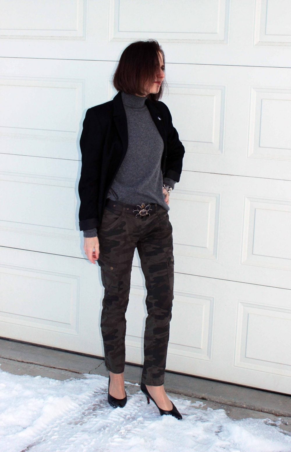 Camo Cargo Pants With Black Blazer Camo Cargo Pants With Black Blazer — Camo Outfits