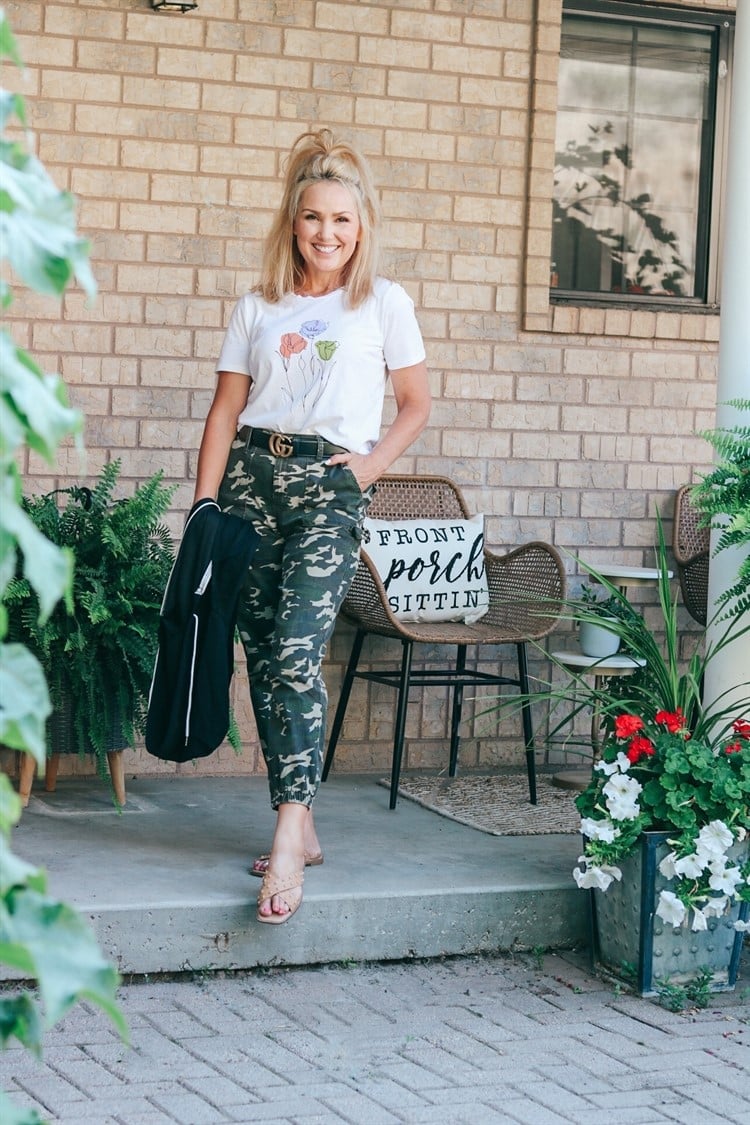 Camo Trousers With Graphic Tee And Jacket Camo Trousers With Graphic Tee And Jacket — Camo Outfits