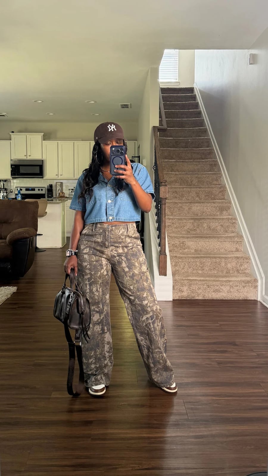 Wide Leg Camo Pants With Cropped Denim Shirt Wide Leg Camo Pants With Cropped Denim Shirt — Camo Outfits