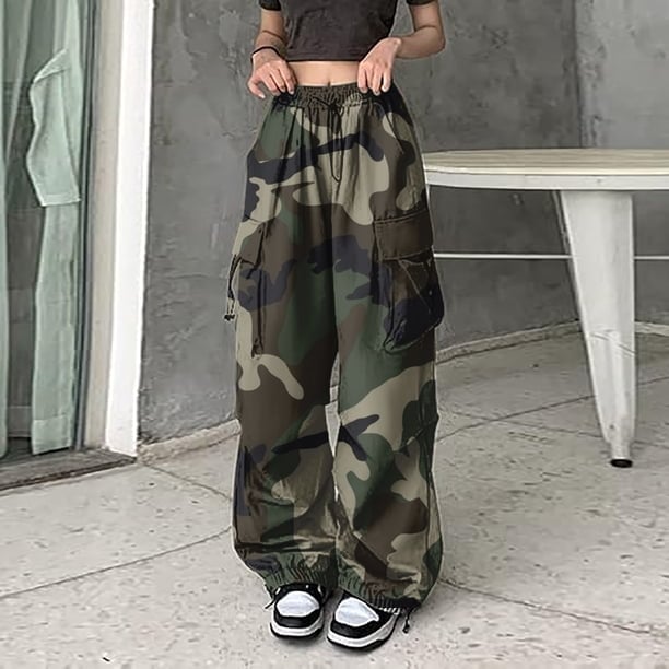 Oversized Camo Cargo Pants With Cropped Tee Oversized Camo Cargo Pants With Cropped Tee — Camo Outfits