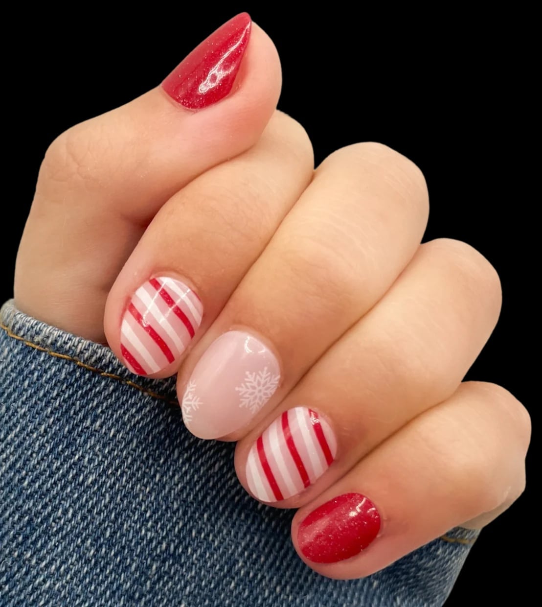 Pale Pink Snowflake Accent Short Oval Nails Pale Pink Snowflake Accent Short Oval Nails — Candy Cane Nails