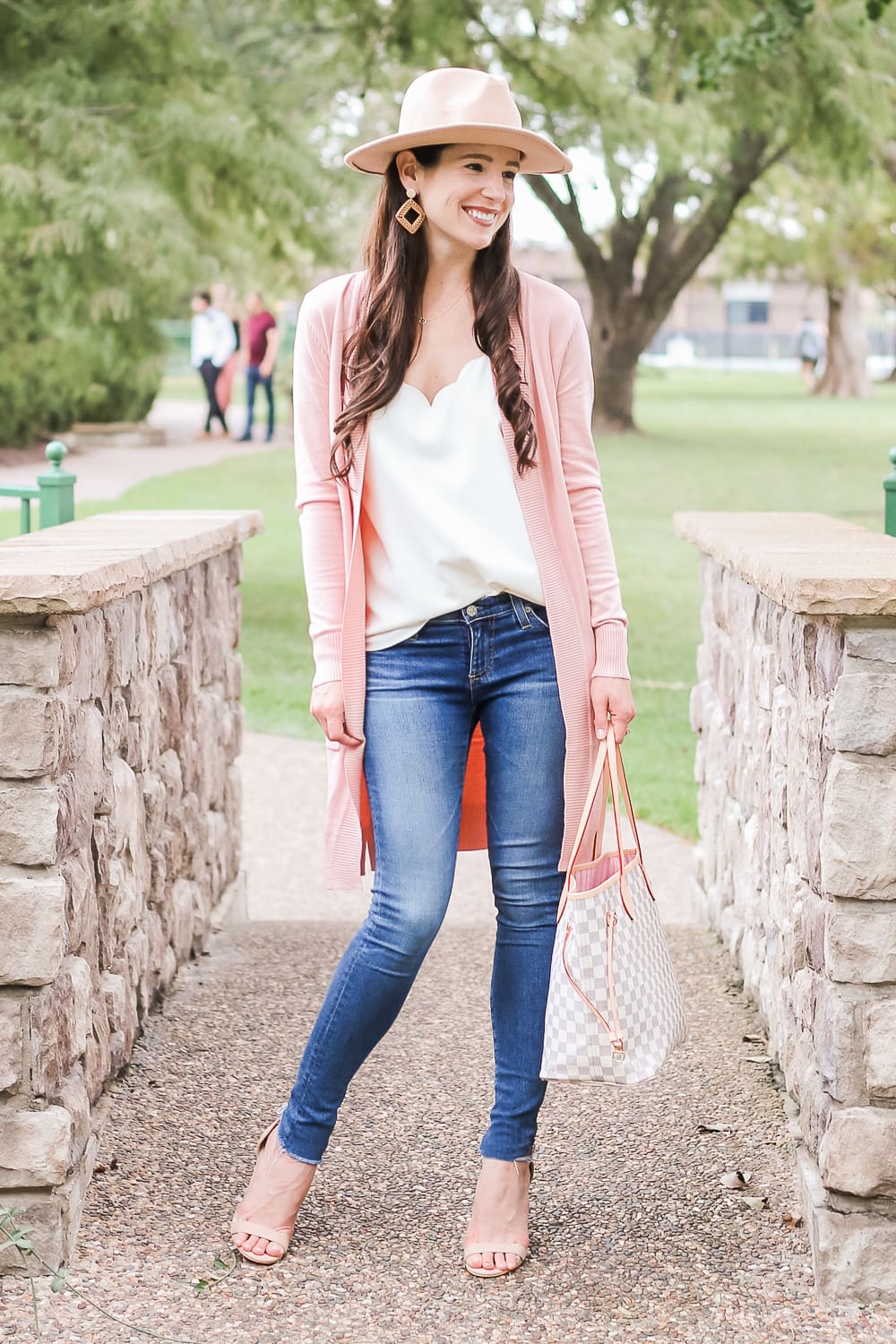Long Pink Cardigan with Straw Hat — Cardigan Outfits Ideas