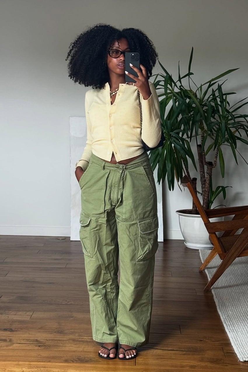 Olive Green Baggy Cargo Pants with Yellow Cardigan and Flip-Flops Olive Green Baggy Cargo Pants with Yellow Cardigan and Flip-Flops — Cargo Pants Outfits