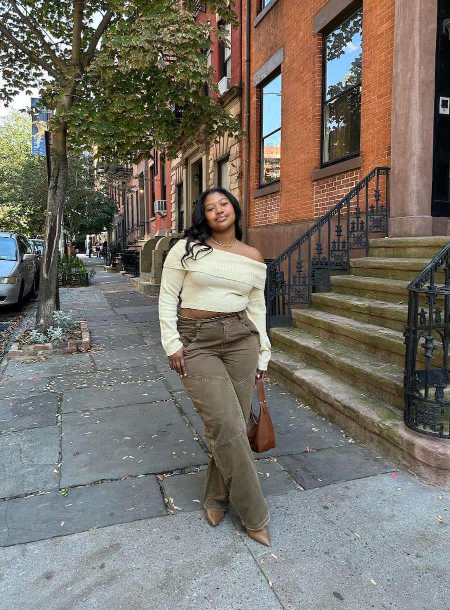 Olive Green Cargo Pants with a Cream Sweater and Nude Heels Olive Green Cargo Pants with a Cream Sweater and Nude Heels — Cargo Pants Outfits