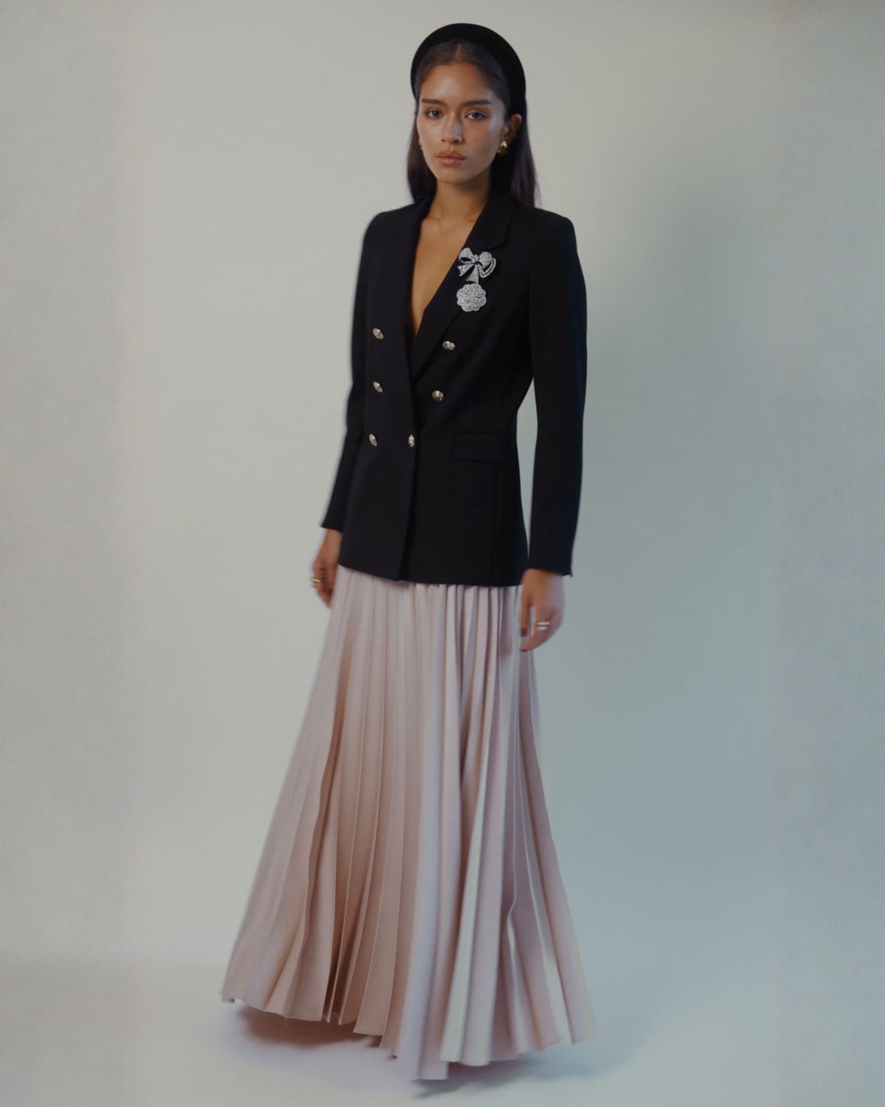 Black Blazer With Pleated Maxi Skirt — Casual Christmas Outfits