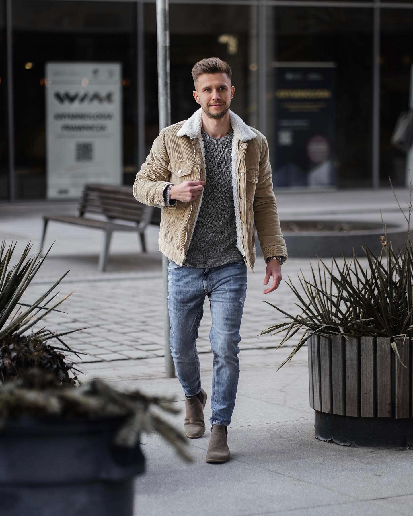Casual Corduroy Shearling Jacket With Light Wash Denim