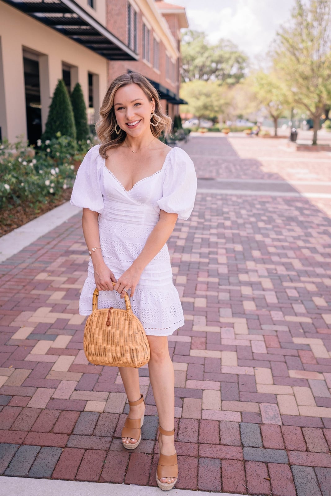 White Eyelet Mini Dress With Puff Sleeves White Eyelet Mini Dress With Puff Sleeves — Casual Dresses Outfits