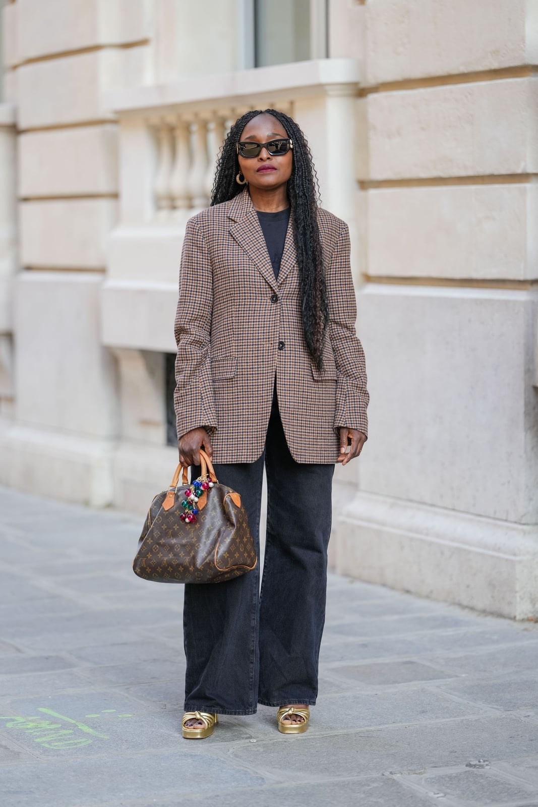 Oversized Plaid Blazer with Wide-Leg Jeans Oversized Plaid Blazer with Wide-Leg Jeans — Casual Work Outfits