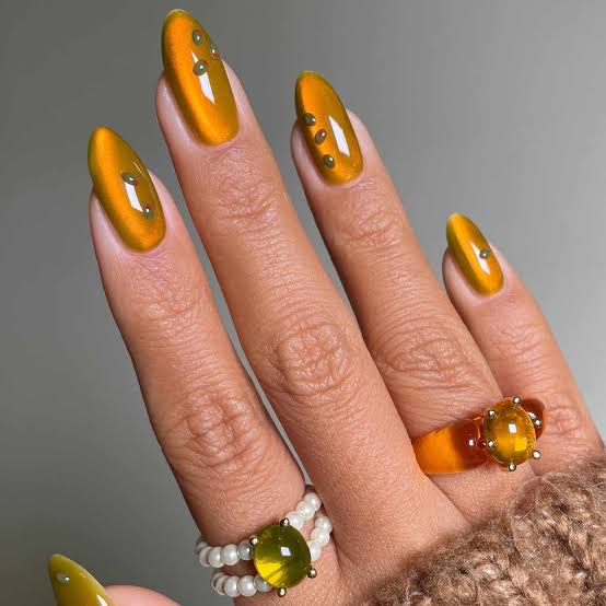 Long Almond Mustard Yellow Cat Eye Dots Long Almond Mustard Yellow Cat Eye Dots — Cat Eye Nail Art